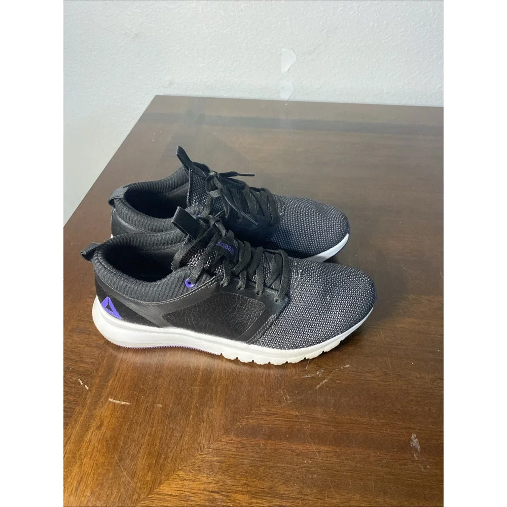 Reebok CN5928 Black Purple Athletic Sneakers Womens 8.5 Low Top Running Shoes